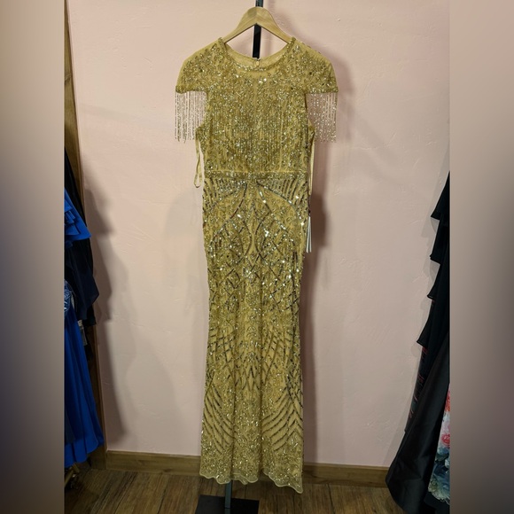 NWT Mac Duggal Women's Gold Embellished Fringe Cap Sleeve Trumpet Gown Size 6 - Picture 4 of 8